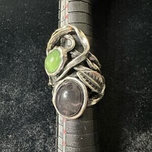 925 Silver sculpted vines and leaves and two oval cabochon light green & black 6